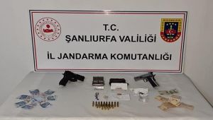 Urfa'da şüpheli şahıslar suç unsurları ile birlikte Jandarma uygulamasına takıldı