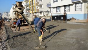 Siverek’te beton yol çalışmaları sürüyor