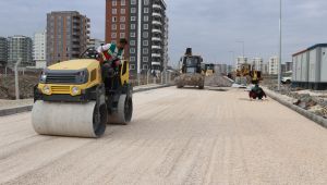 Mehmetçik'te Yeni Yollar Kilitli Parkeyle Döşeniyor