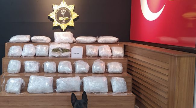 Şanlıurfa İl Emniyet Müdürlüğü 21 Kilo 550 Gram Skunk Maddesi ele geçirdi