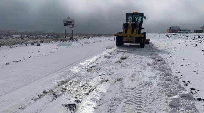 Büyükşehir’den Siverek’te Kar Mesaisi