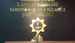 Durdurulan otobüste 2000 gram SKUNK maddesi ele geçirildi