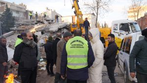 Siverek depremin ilk anında Adıyaman'a akın etti