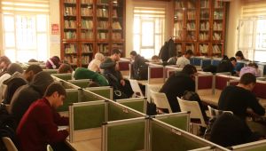 Depremzede Öğrenciler, Büyükşehir Kütüphanelerinde Sınavlara Hazırlanıyor