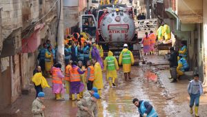 Şanlıurfa Büyükşehir Belediyesi Kentteki Temizlik Çalışmasını Sürdürüyor