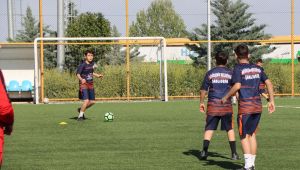 Hataylı Cünnük Kardeşler Depremin Yaralarını Futbol İle Sarıyor