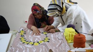 Haliliye’de Kadınlar Öğrenirken Çocukları da Eğleniyor