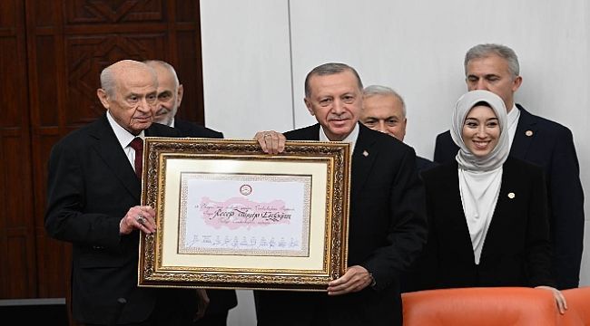 Cumhurbaşkanı Erdoğan, TBMM Genel Kurulu'nda yemin ederek göreve başladı