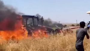 Şanlıurfa'da yangına müdahale eden traktör yandı