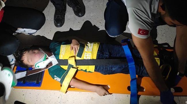 Urfa'da havalandırma boşluğuna düşen çocuk bakın nasıl çıkarıldı