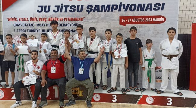 Eyyübiyeli Minikler Şampiyonluk Getirdi