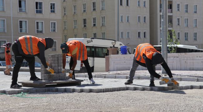 Karaköprü’de Yollar Kilitli Parke ile Döşeniyor