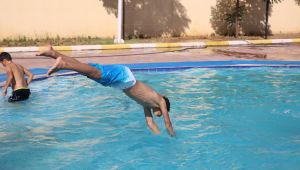 Karaköprülü Çocuklar Yaşam Park Havuzunda Serinliyor