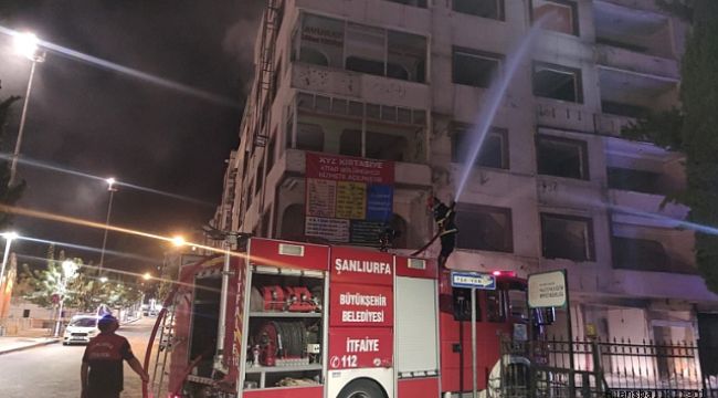 Şanlıurfa'da metruk binada korkutan yangın
