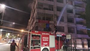 Şanlıurfa'da metruk binada korkutan yangın