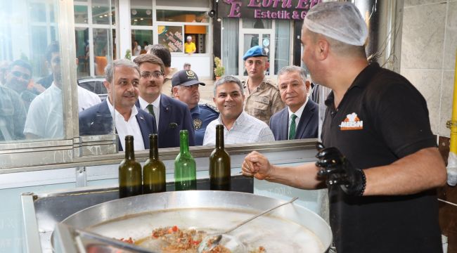 Vali Şıldak Öğrencileri Esnafa Emanet Etti