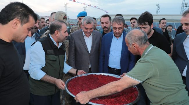 Şanlıurfa’nın Tescilli Lezzeti İsotun Hasadı Yapıldı