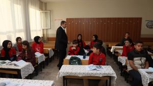 Vali Şıldak Eyyübiye’de Okul Ziyareti Gerçekleştirdi