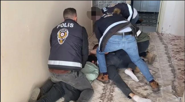 Şanlıurfa Emniyeti Akçakale'de yaptığı operasyonlarda 9 kişi gözaltına aldı 