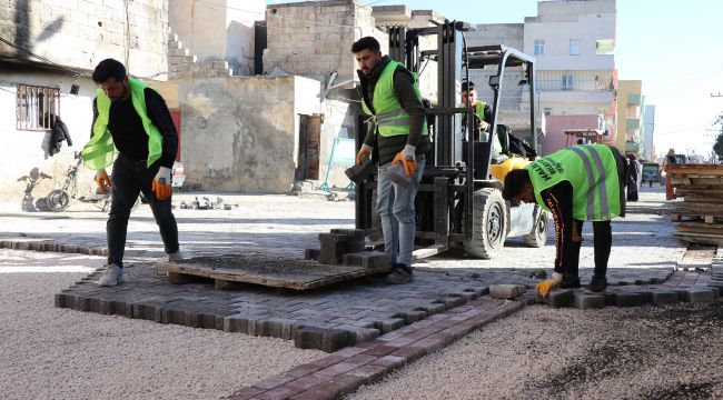 Haliliye’de Merkez ve Kırsal Mahallelerde Hummalı Yol Çalışması