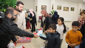 Karaköprü'de Çocuklar İçin 'Kırmızı Başlıklı Kız' Sahnelendi