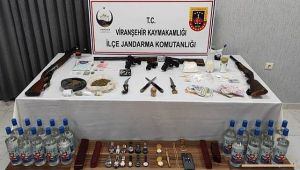 Viranşehir'de eğlence mekânına operasyon! 8 gözaltı
