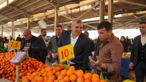 Başkan Beyazgül Sahada Esnaf Ve Vatandaşlarla İç İçe