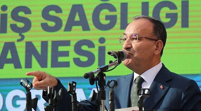 Bozdağ: Makam derdinde' değiliz diyenler makam için parti değiştirdi