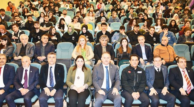 Harran Üniversitesi’nde Geçen Yılki Afetlerde Yaşamlarını Kaybedenlerin Anısına Anlamlı Bir Program Düzenlendi