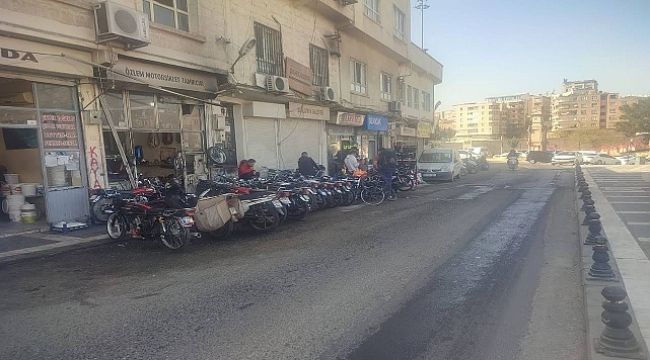 Motosiklet tamircileri 12 Eylül caddesini işgal ediyor! 
