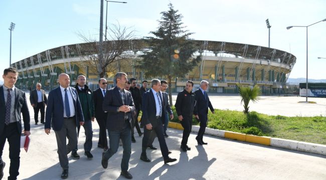 Vali Şıldak, 11 Nisan Stadyumu'ndaki Çalışmaları İnceledi