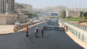 Büyükşehir’den Akçakale Yolunda Asfalt Çalışması