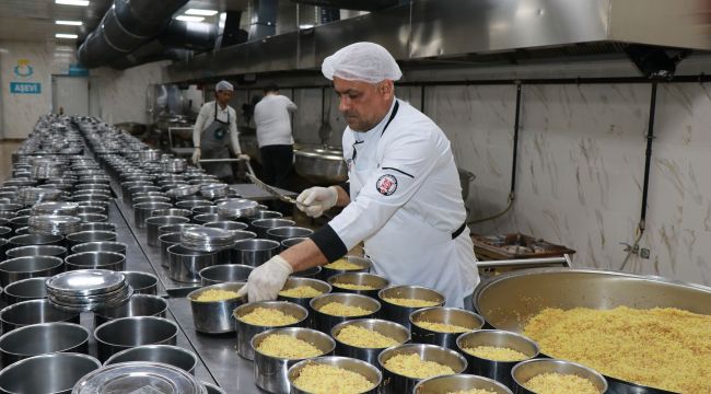 Haliliye Belediyesi, Sıcak Yemekleri 4 Bin 197 Vatandaşa Ul Aştırıyor 