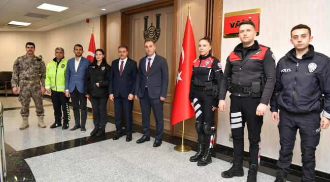 Müdür Bildirici ve Emniyet Personelleri Vali Şıldak'ı Ziyaret Etti