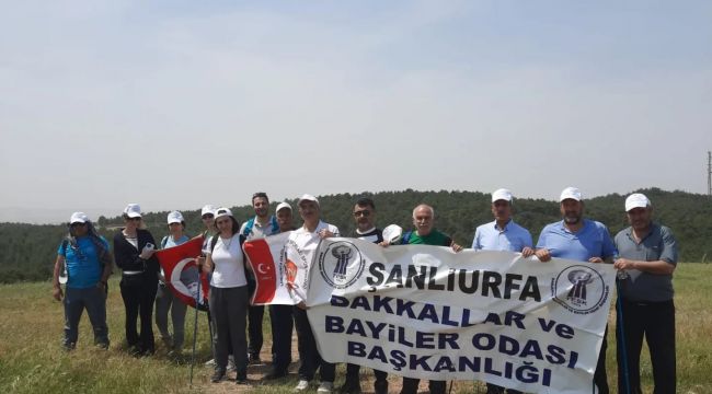 Şanlıurfalı Bakkallar Atatürk Kent Ormanında yürüyüş etkinliği düzenledi