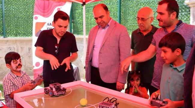 Başkan Nihat Çiftçi, Uluslararası Yarışmaya Katılan Öğrencilerle Bir Araya Geldi