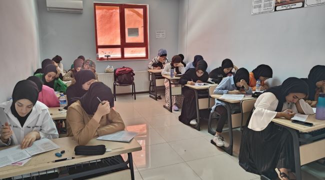 Eyyübiyeli Gençler Sınav Öncesi Son Hazırlıklarını Yapıyor