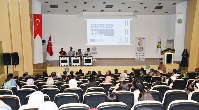 Harran Üniversitesi'nde Üstün Yetenekliler Eğitim Paneli Gerçekleşti