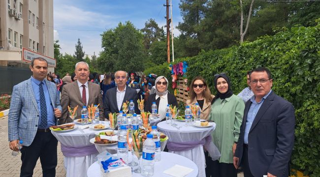 Nazif Bayraktar Lisesinde öğrencilerin mezuniyet coşkusu!