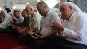 Başkan Gülpınar Şehitler İçin Okutulan Mevlidi Şerif Programına Katıldı
