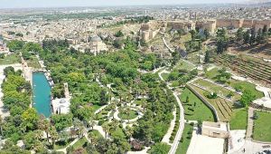 Yerli Ve Yabancı Turistlerin Akın Ettiği Balıklıgöl'de Yasaklar Başladı