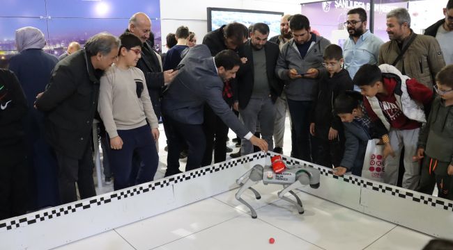 Bilim Merkezi Açılışı Yapılmadan Vatandaşların İlgi Odağı Oldu