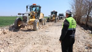 Şanlıurfa’da 50 Mahalleyi Kapsayan 17 Km'lik Grup Yolunda Çalışmalar Sürüyor 