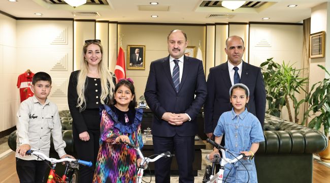 Başkan Gülpınar, Öğrencileri Makamında Ağırladı