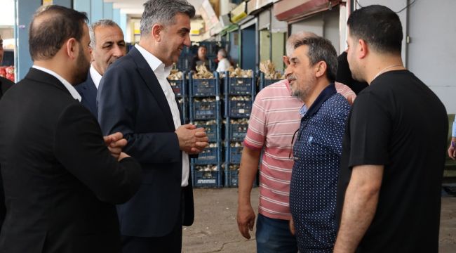 AK Parti Şanlıurfa İl Başkanı Mehmet İlhami Günbegi Hal Esnafları Ziyaret Etti