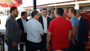 AK Parti Şanlıurfa İl Başkanı Mehmet İlhami Günbegi Hal Esnafları Ziyaret Etti
