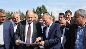 Başkan Gülpınar, Sultantepe-Yardımcı-Harran Yolunda Başlanan Sıcak Asfaltlama Çalışmalarını İnceledi