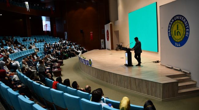 Eczacılık Mesleğine İlk Adım; HRÜ’de Önlük Tören Giyme Töreni Düzenlendi