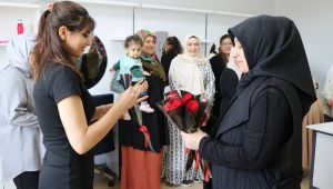 Fethiye Canpolat'tan Anneler Günü'nde Kadın Kursiyerlere Ziyaret