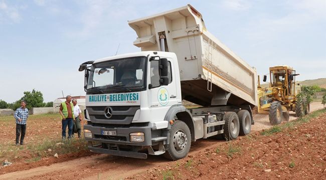 Haliliye Belediyesi Kırsal Mahallelerde Konforlu Yol Çalışmalarını Sürdürüyor